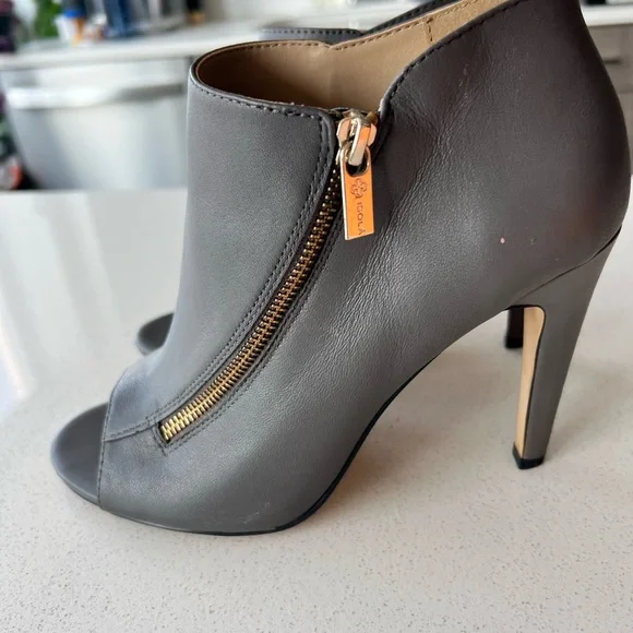 Isolá Madras Mauve Grey Heels (9.5) - Picture 2 of 4